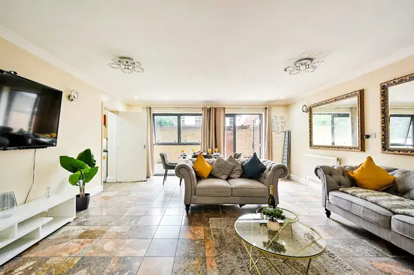 Forest Gate E7